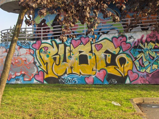FUBE  ACRILICO 2005